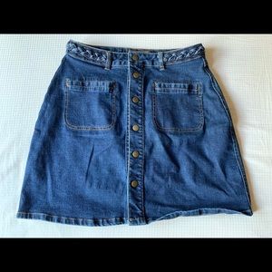 High waisted mini skirt with braided belt